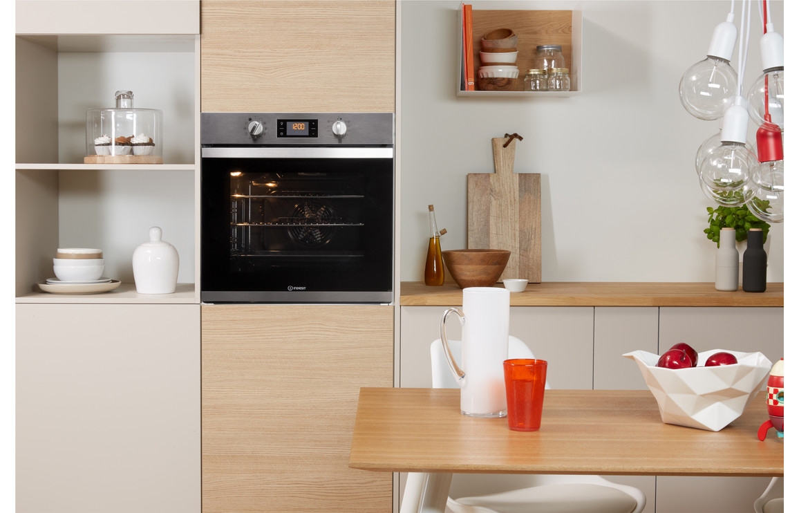 Indesit IFW 3841 P IX UK B/I Single Pyrolytic Oven - St/Steel - Image 2